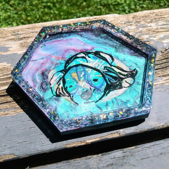 Hand Drawn Dog Epoxy Resin Coaster Tray - Picture 8 of 9